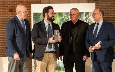 Javier Attard recibe el XVI Premio `Lolo´ de Periodismo Joven que otorga la UCIPE